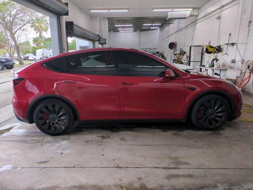 2023 Tesla Model Y Performance Dual Motor All-Wheel Drive
