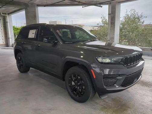 2025 Jeep Grand Cherokee Altitude
