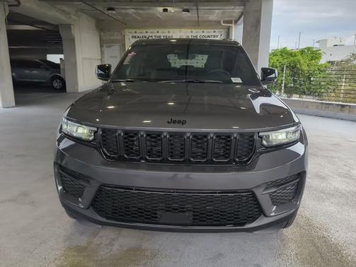 2025 Jeep Grand Cherokee Altitude
