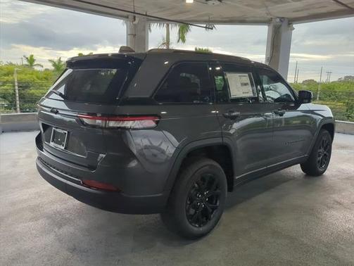 2025 Jeep Grand Cherokee Altitude