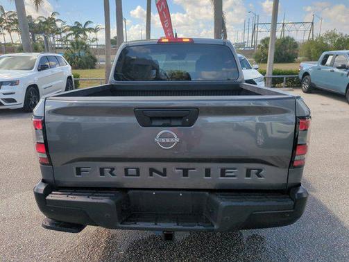 2022 Nissan Frontier S