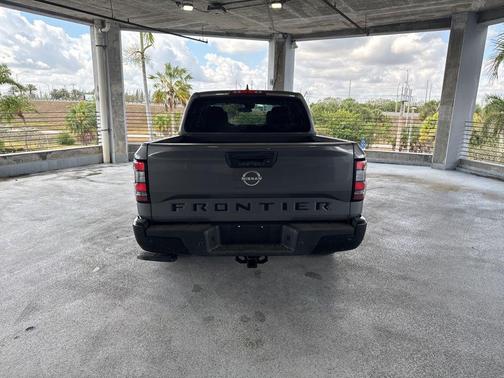 2022 Nissan Frontier S