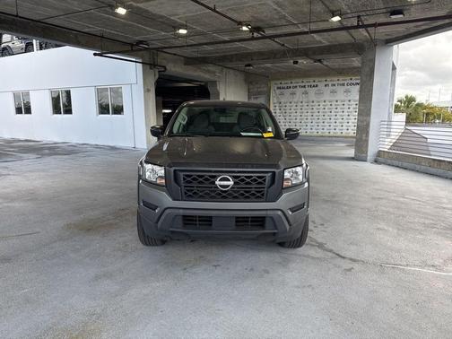 2022 Nissan Frontier S