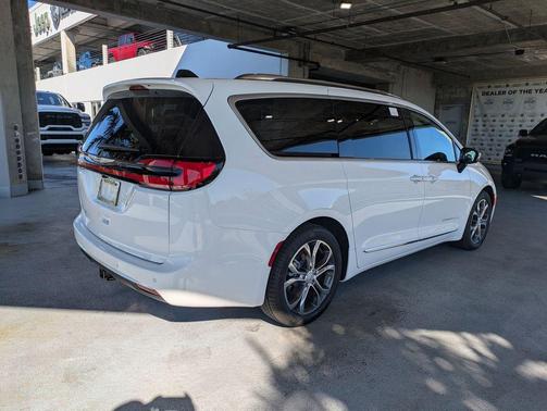 2026 Chrysler Pacifica L