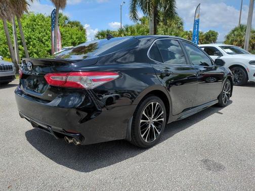 2020 Toyota Camry SE