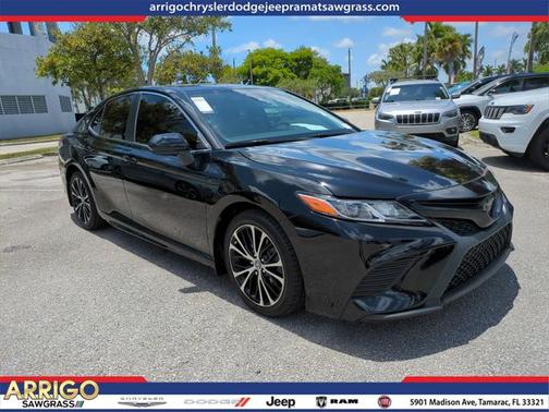 2020 Toyota Camry SE