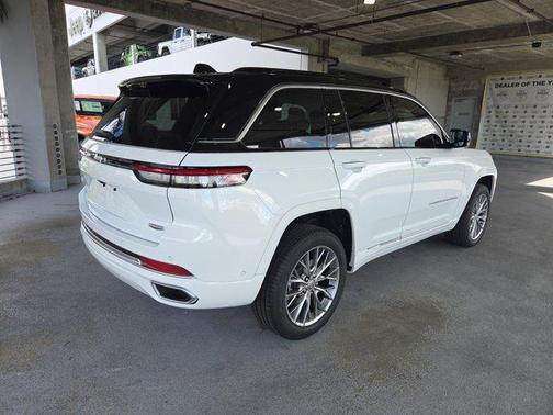 2025 Jeep Grand Cherokee Summit