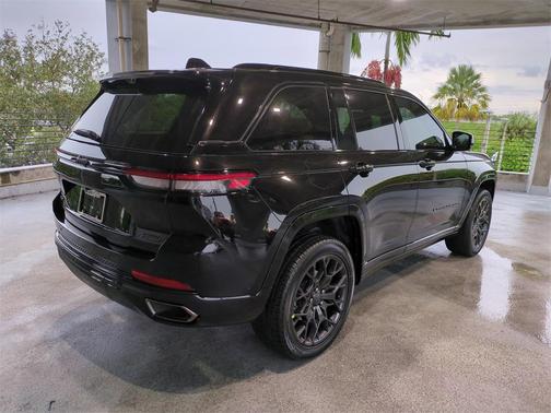 2025 Jeep Grand Cherokee Summit
