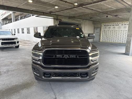 2020 RAM 2500 Laramie Crew Cab 4X4 6'4' Box
