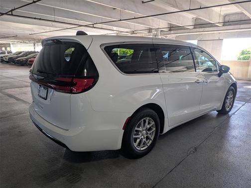 2026 Chrysler Pacifica L