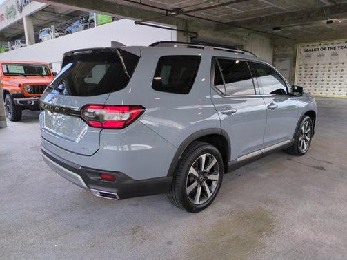 2023 Honda Pilot AWD Elite