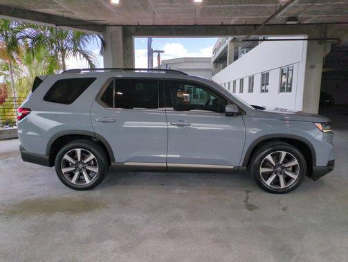 2023 Honda Pilot AWD Elite