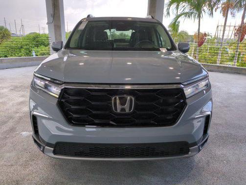 2023 Honda Pilot AWD Elite