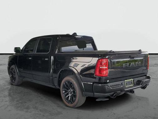 Diamond Black Crystal Pearlcoat 2026 RAM 1500 Limited
