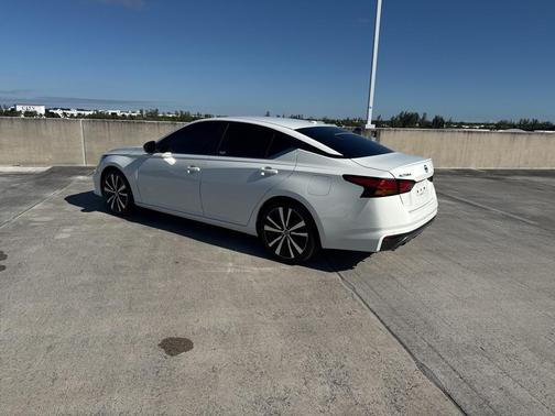 2022 Nissan Altima SR FWD
