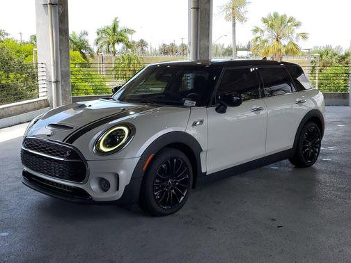 White Metallic 2023 MINI Clubman Cooper S
