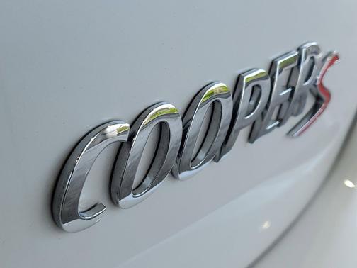 White Metallic 2023 MINI Clubman Cooper S