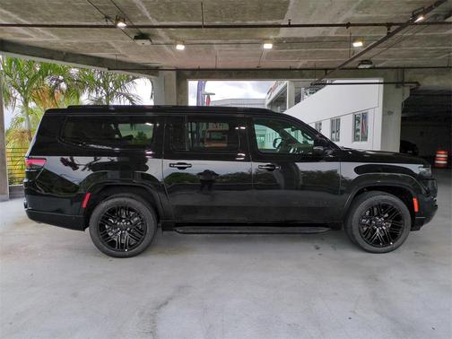 2025 Jeep Wagoneer L Series II Carbide 4x4