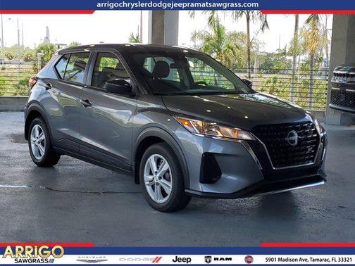 Gun Metallic 2023 Nissan Kicks S