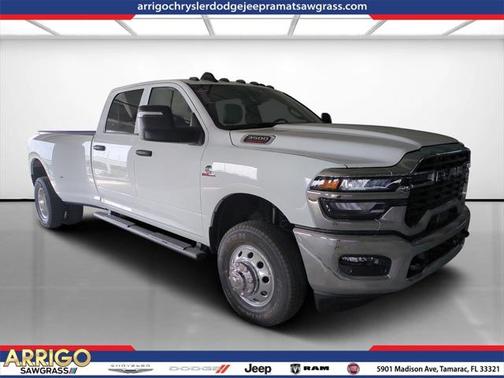 2025 RAM 3500 Tradesman Crew Cab 4x4 8' Box