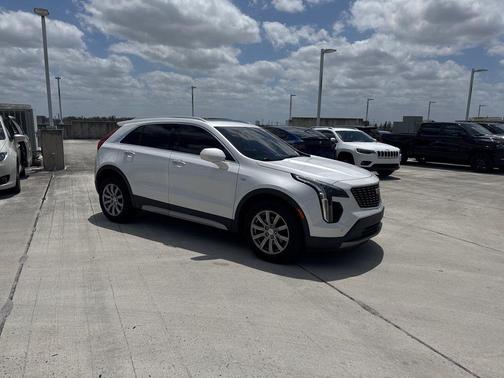 Crystal White Tricoat 2019 Cadillac XT4 Premium Luxury