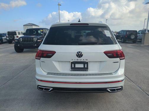 2022 Volkswagen Tiguan 2.0T SEL R-Line 4MOTION