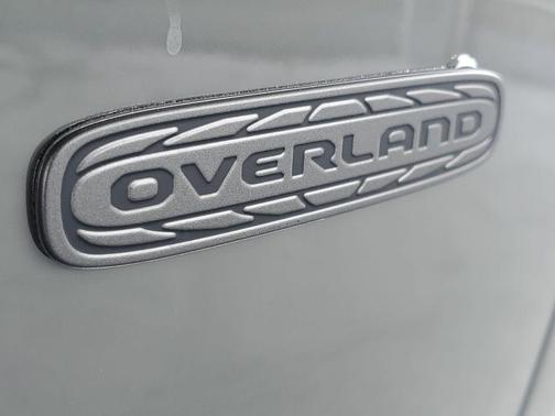Sting-Gray Clearcoat 2026 Jeep Cherokee Overland