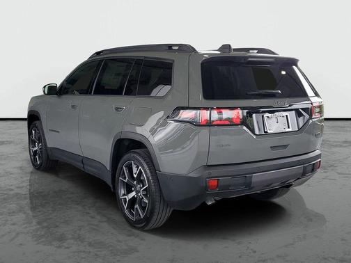 Sting-Gray Clearcoat 2026 Jeep Cherokee Overland
