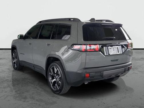 Sting-Gray Clearcoat 2026 Jeep Cherokee Overland