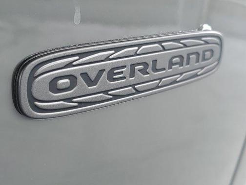 Sting-Gray Clearcoat 2026 Jeep Cherokee Overland