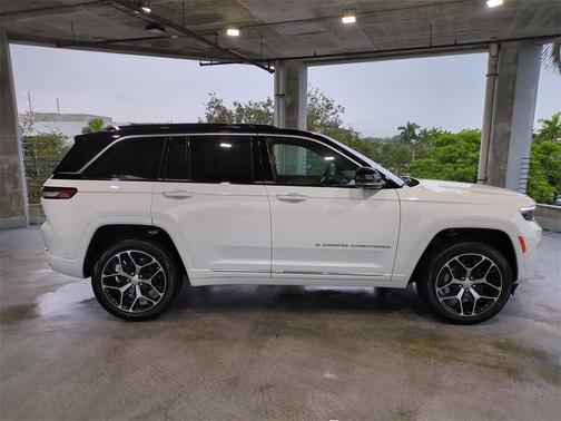 2025 Jeep Grand Cherokee Summit