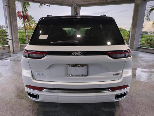 2025 Jeep Grand Cherokee Summit