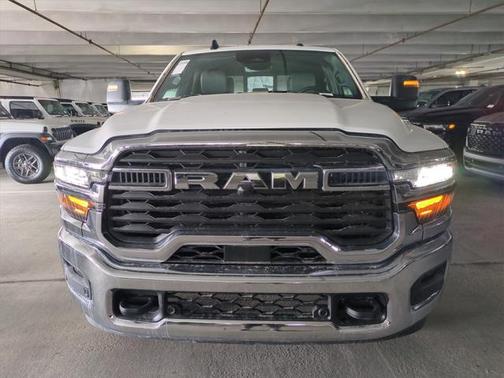 2025 RAM 2500 Tradesman Crew Cab 4x4 6'4' Box