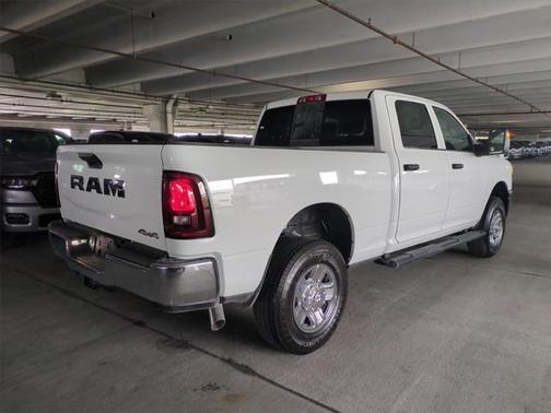 2025 RAM 2500 Tradesman Crew Cab 4x4 6'4' Box