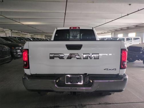 2025 RAM 2500 Tradesman Crew Cab 4x4 6'4' Box