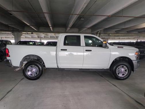 2025 RAM 2500 Tradesman Crew Cab 4x4 6'4' Box