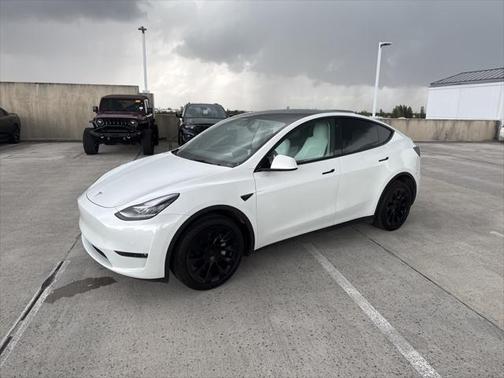 2022 Tesla Model Y Long Range Dual Motor All-Wheel Drive
