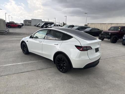 2022 Tesla Model Y Long Range Dual Motor All-Wheel Drive