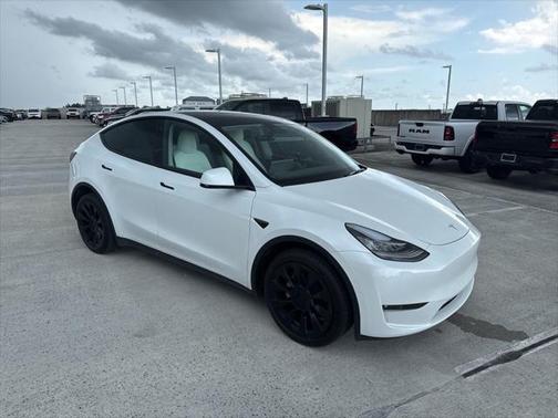 2022 Tesla Model Y Long Range Dual Motor All-Wheel Drive
