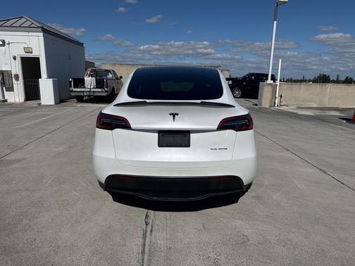 2023 Tesla Model Y Long Range Dual Motor All-Wheel Drive
