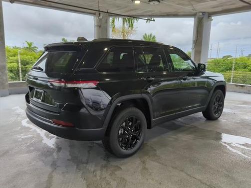 2025 Jeep Grand Cherokee Altitude