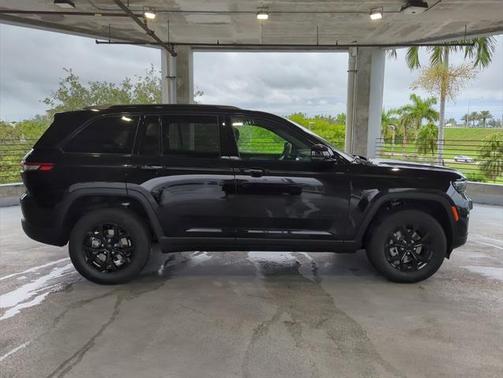 2025 Jeep Grand Cherokee Altitude