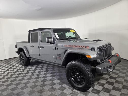 Sting-Gray Clearcoat 2021 Jeep Gladiator Mojave 4x4