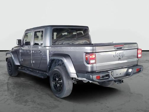 Granite Crystal Metallic Clearcoat 2022 Jeep Gladiator Altitude 4x4