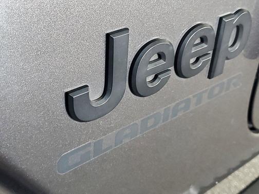 Granite Crystal Metallic Clearcoat 2022 Jeep Gladiator Altitude 4x4