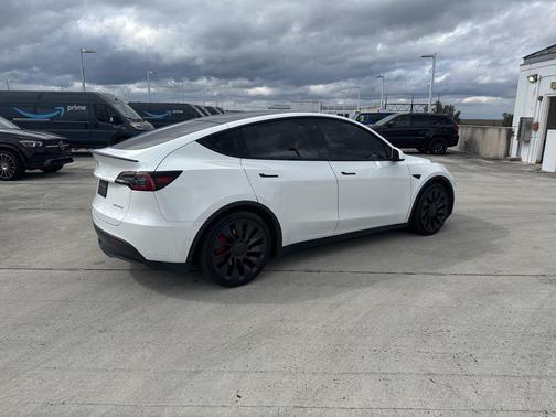 2022 Tesla Model Y Performance Dual Motor All-Wheel Drive