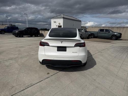 2022 Tesla Model Y Performance Dual Motor All-Wheel Drive