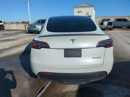 2022 Tesla Model Y Performance Dual Motor All-Wheel Drive