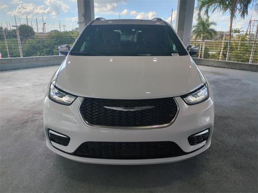 2026 Chrysler Pacifica L