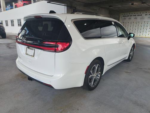 2026 Chrysler Pacifica L